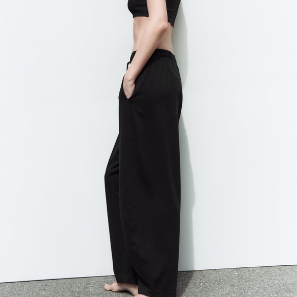 Zara Black Tapered Jogging Pants - Picture 2 of 8